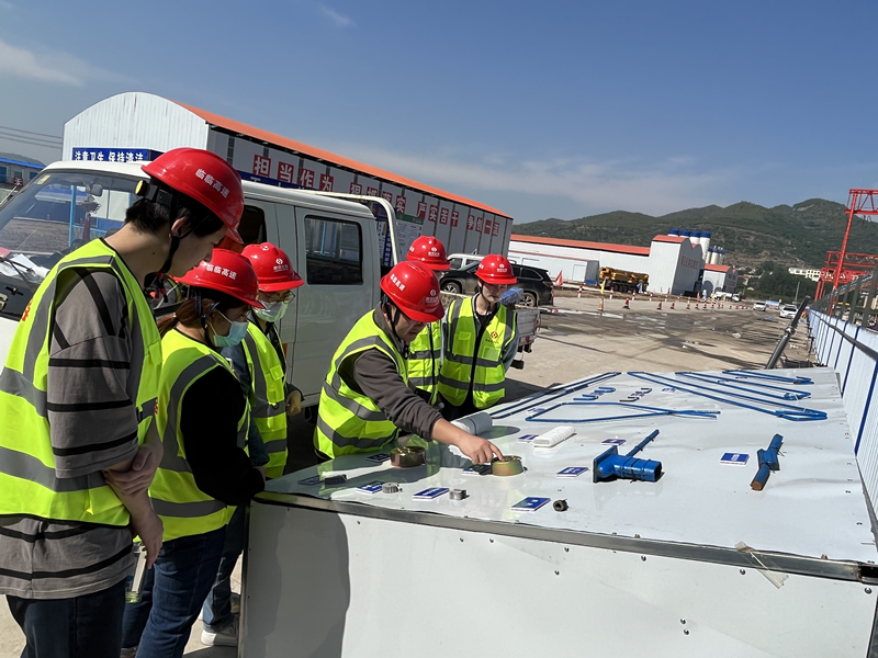 4T梁預(yù)制標(biāo)準(zhǔn)件樣品展臺(tái)_副本