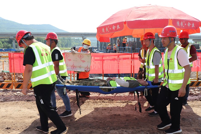 25、中暑人員送往醫(yī)院搶救，演練活動結(jié)束_副本