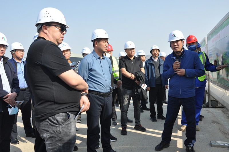 濟(jì)南至濰坊高速公路項(xiàng)目現(xiàn)場召開觀摩會