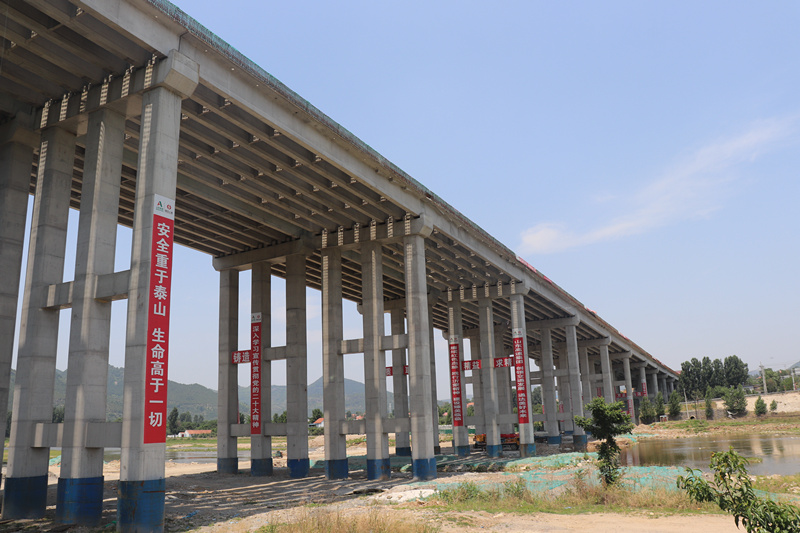 臨臨高速項(xiàng)目在建橋梁圖展