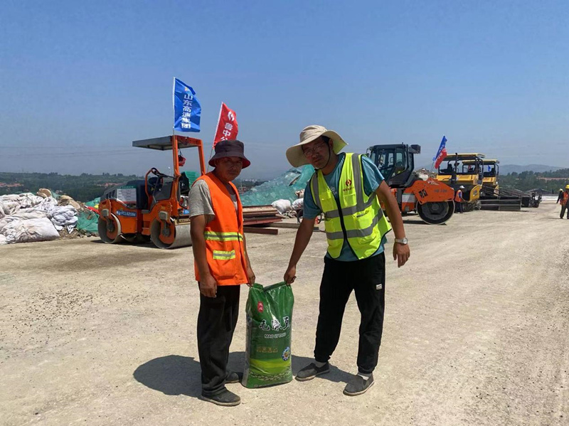 機(jī)械化施工公司全力保障一線人員暑期施工安全