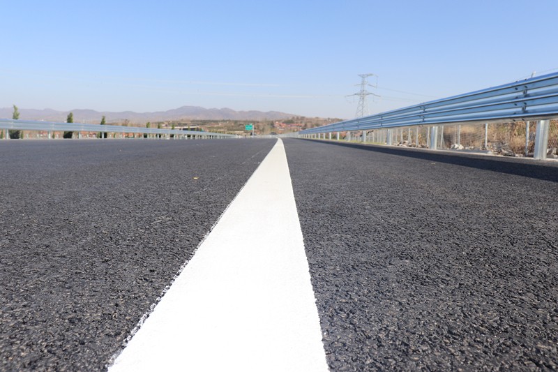 標(biāo)線_副本