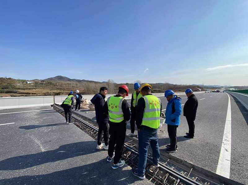 2-2、施工前，項(xiàng)目辦組織去其他標(biāo)段參觀學(xué)習(xí)_副本