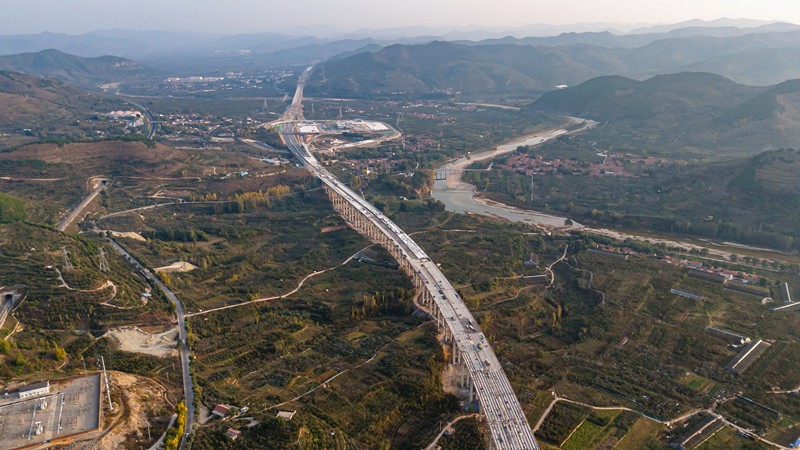 臨臨高速六標獲評2022年度平安工地建設(shè) 省級典型工地并獲業(yè)主10萬元獎勵