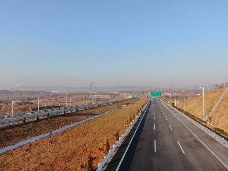 我們這一年——臨臨高速項(xiàng)目耿瑤瑤