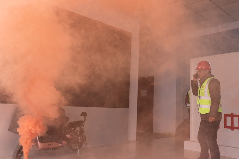 發(fā)生火災后，宿寶明第一時間報警、并及時通知相關領導_副本