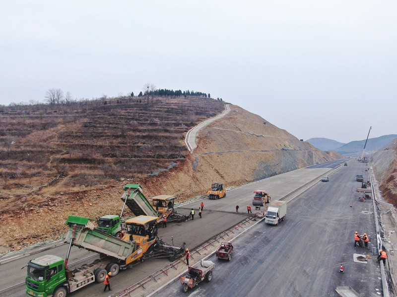 臨臨：“清明”假期搶抓施工黃金期，自動工作彰顯使命擔(dān)當(dāng)