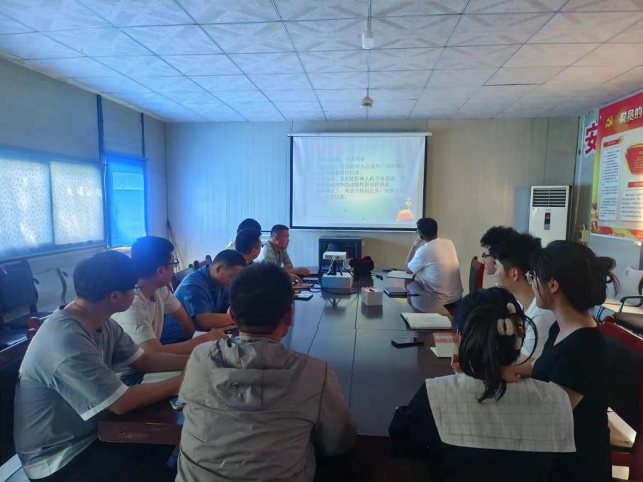 安全從源頭抓起，第二區(qū)域項(xiàng)目部月度安全教育培訓(xùn)開講
