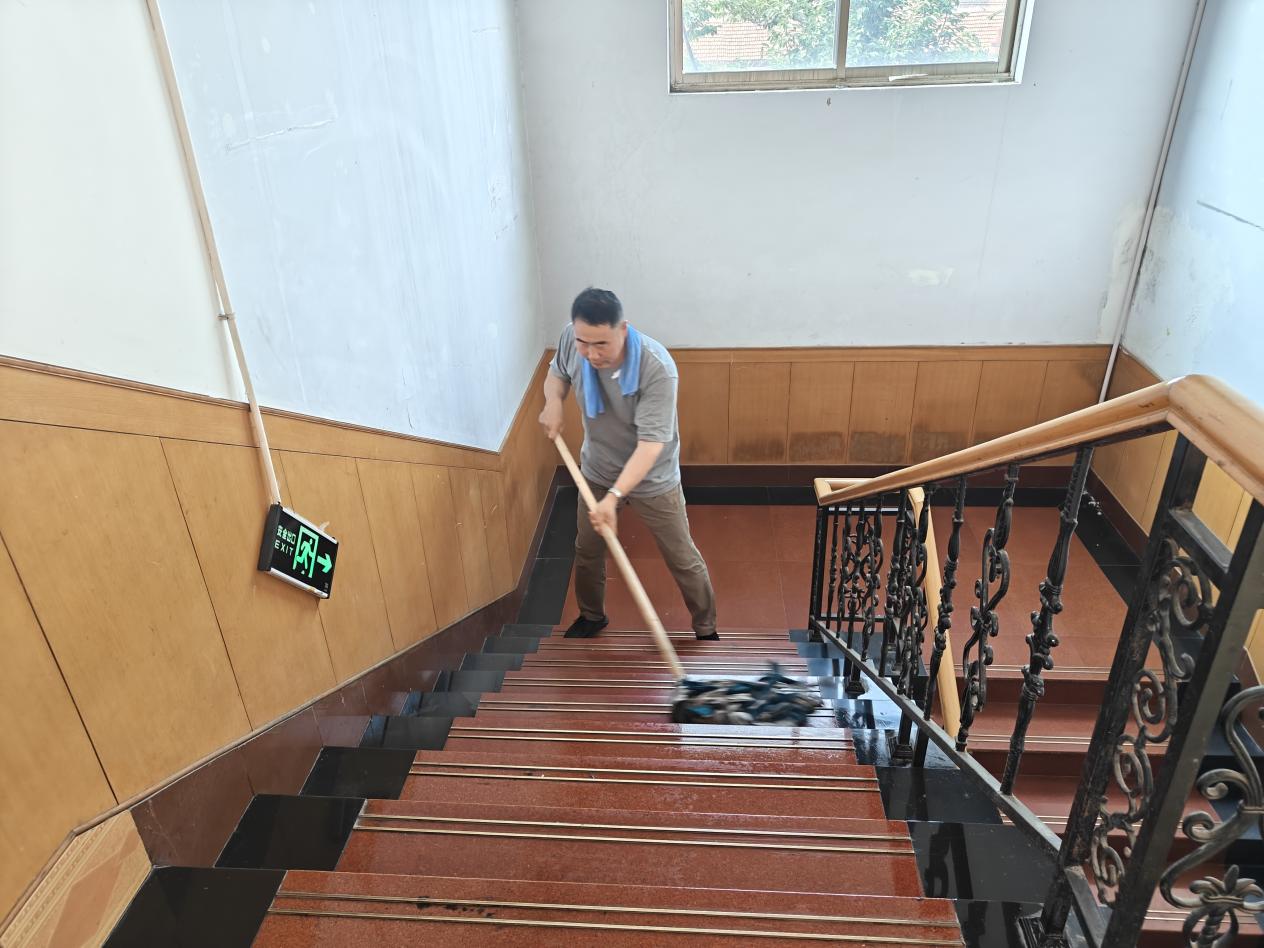 養(yǎng)成良好衛(wèi)生習(xí)慣，共創(chuàng)美好工地環(huán)境