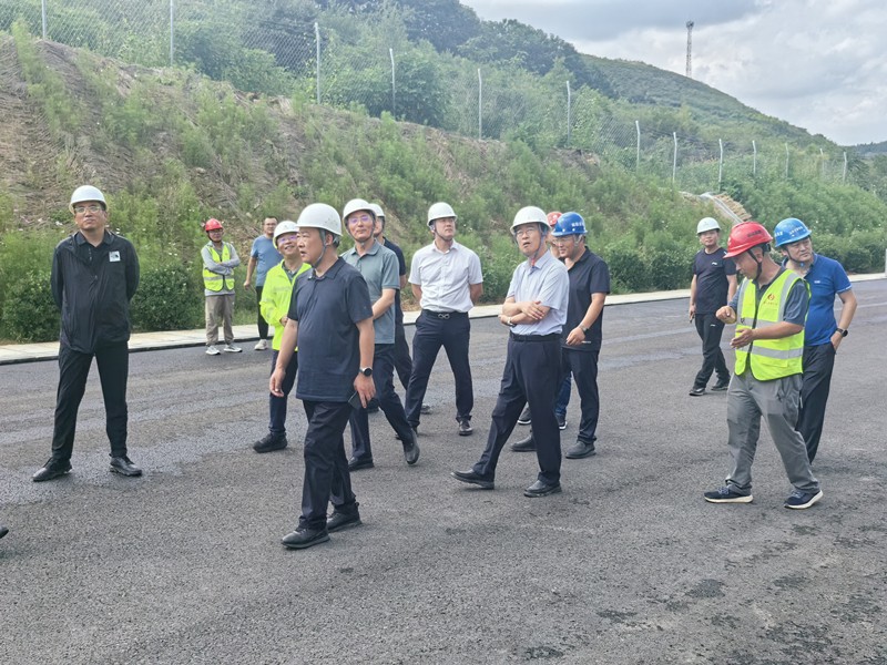 山東高速集團(tuán)公司黨委常委、副總經(jīng)理李懷峰到臨臨施工六標(biāo)調(diào)研