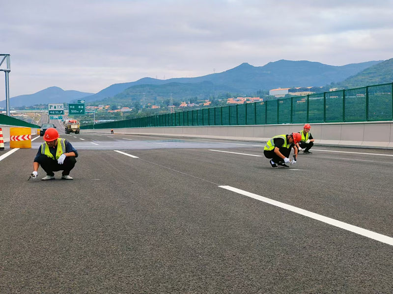 全線徒步（從北到南）路面附著物清理—周仕濤、鄭浩楠、趙嘉澍_副本