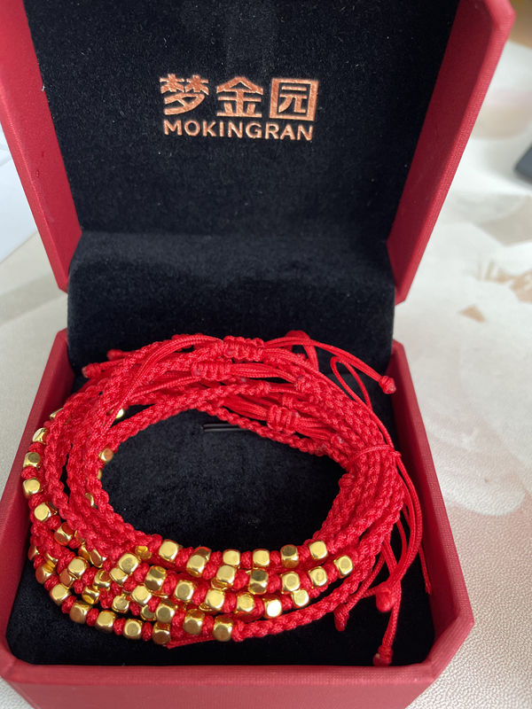 腕間星辰，熠熠生輝——魯中公路為女職工送上節(jié)日禮物