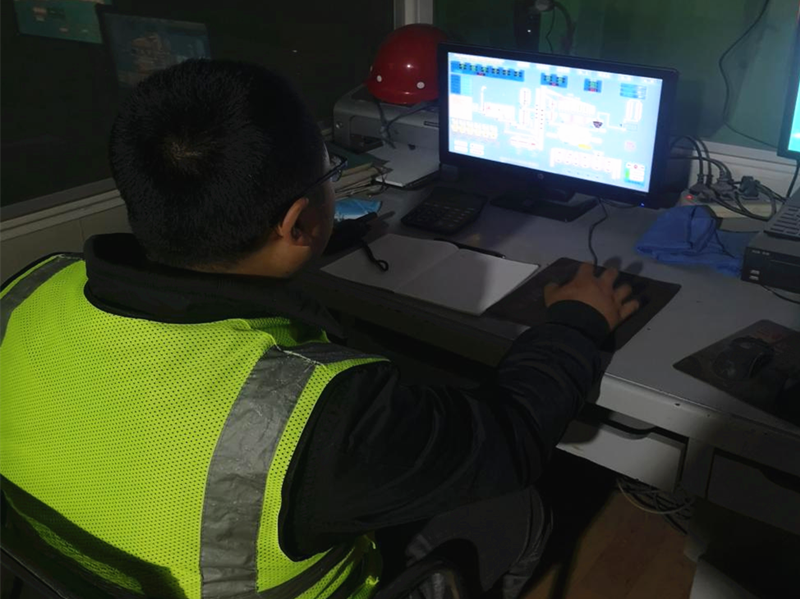 【一提三?！扛咔喟韬险窘承闹?護航成長——彩色環(huán)保瀝青助力校園建設(shè)