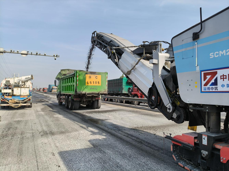 戰(zhàn)高溫保進度，S102 項目建設(shè)者用汗水跑出加速度