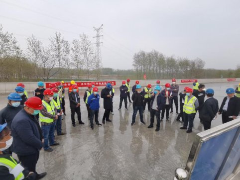 第二工程公司G2項目成功舉辦橋面鋪裝施工觀摩會