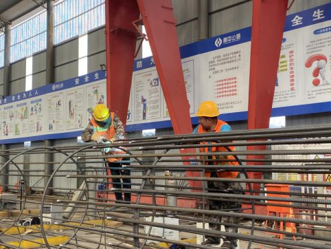 【抓作風(fēng) 創(chuàng)效益】第二工程公司以辛勤的汗水獻(xiàn)禮祖國(guó)