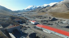 世界海拔最高的高速公路隧道實現(xiàn)貫通