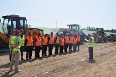 淄河大道西延工程一標(biāo)段召開灰土施工現(xiàn)場(chǎng)安全交底會(huì)