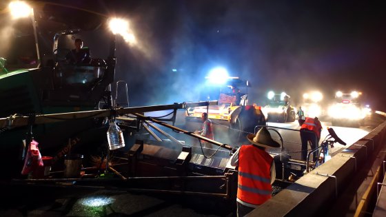 江西項(xiàng)目爭分奪秒搶進(jìn)度，夜晚工地“不打烊”