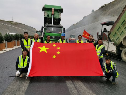 青蘭萊泰高速建設(shè)舞臺上的領(lǐng)舞者 ——記高速建設(shè)隊(duì)伍中的民企精銳軍