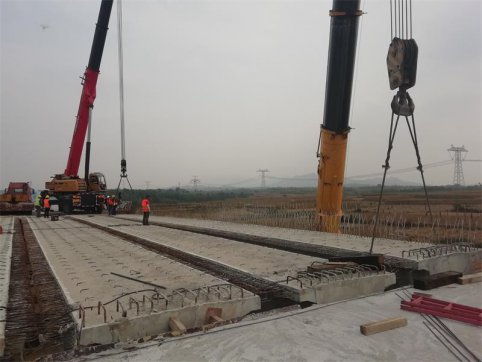 新寧項(xiàng)目預(yù)制箱梁全部吊裝完成