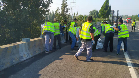 【抓作風(fēng) 創(chuàng)效益】中秋里的爭(zhēng)分奪秒——交安工程公司中秋工作紀(jì)實(shí)