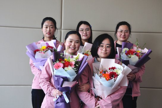 魅力女神，精彩綻放