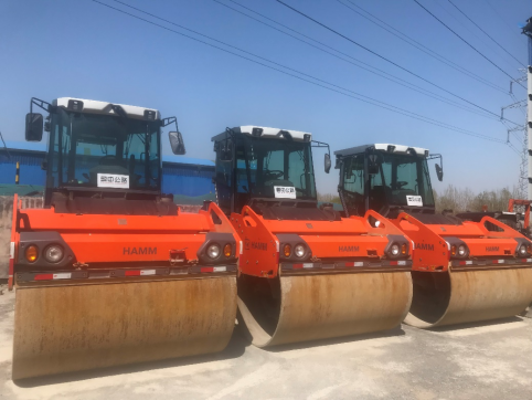 公司進行設(shè)備物資盤點